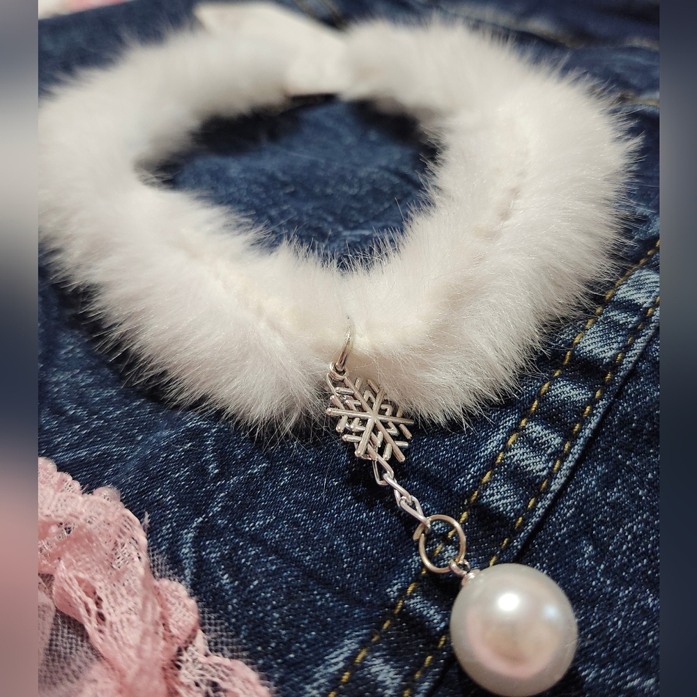 White Faux Fur Choker with  Pearl Charm